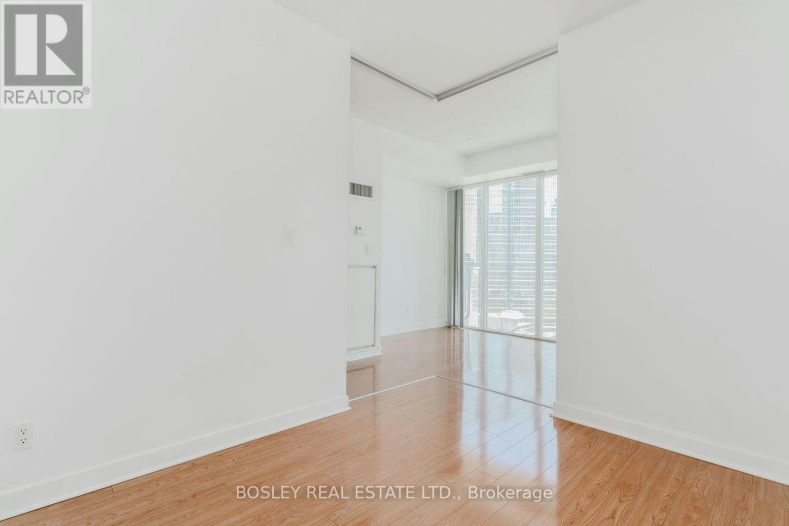 1302-126 Simcoe Street, Toronto, ON, M5H 4E6 - 9