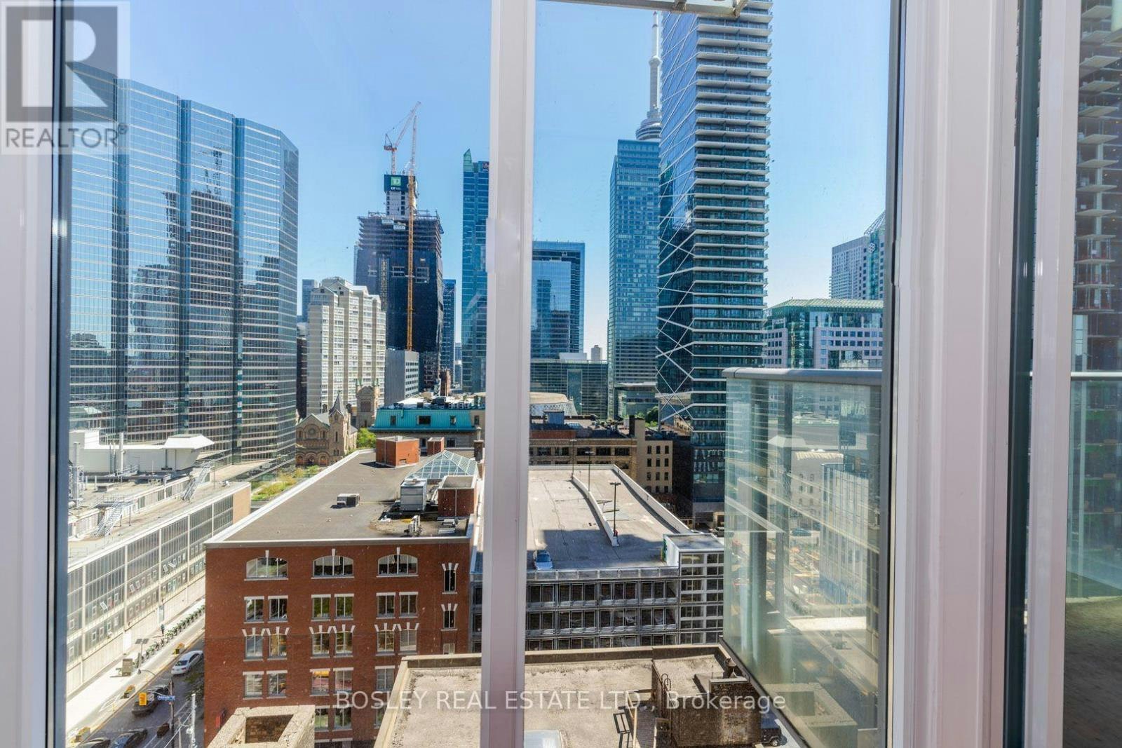 1302-126 Simcoe Street, Toronto, ON, M5H 4E6 - 27