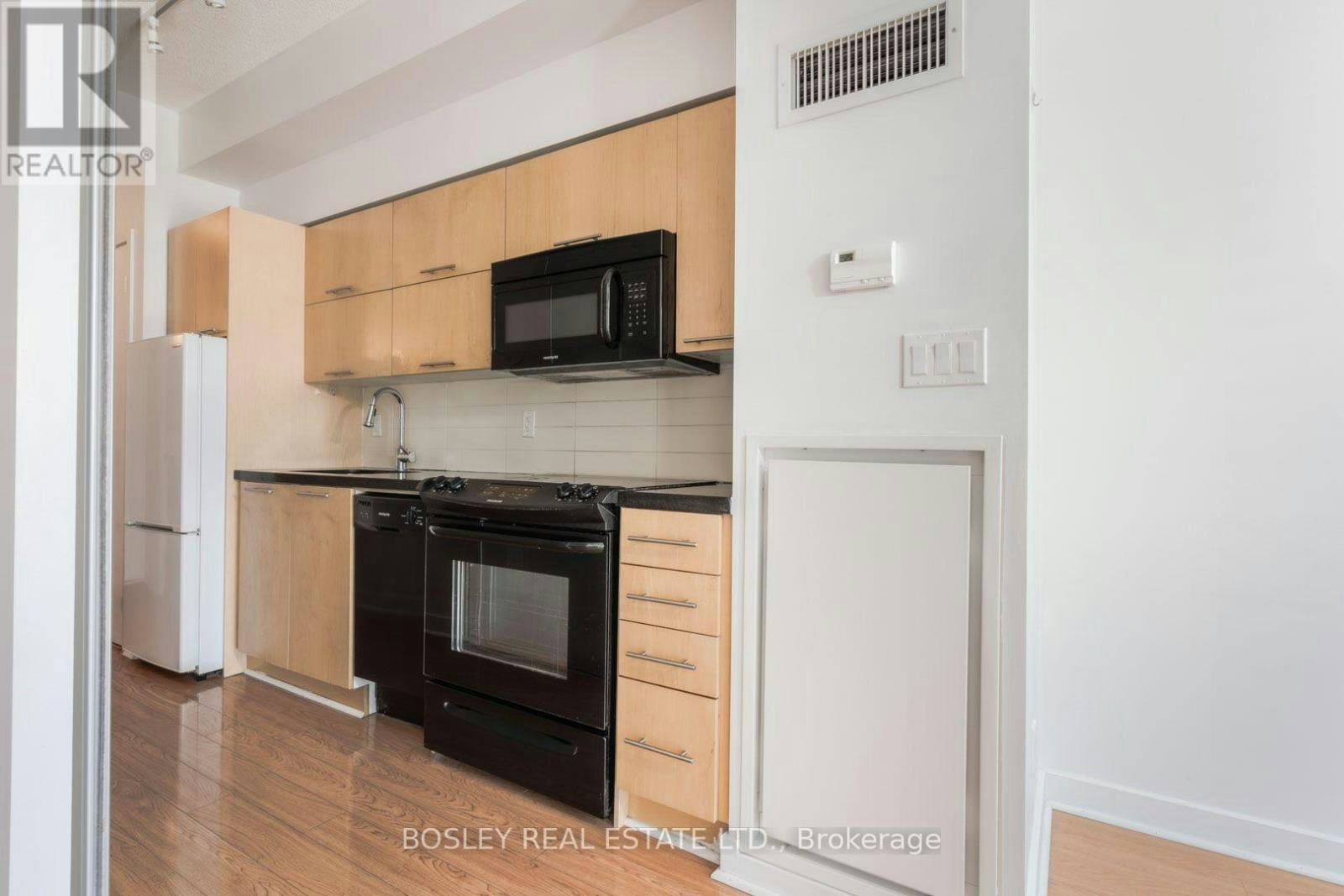 1302-126 Simcoe Street, Toronto, ON, M5H 4E6 - 12