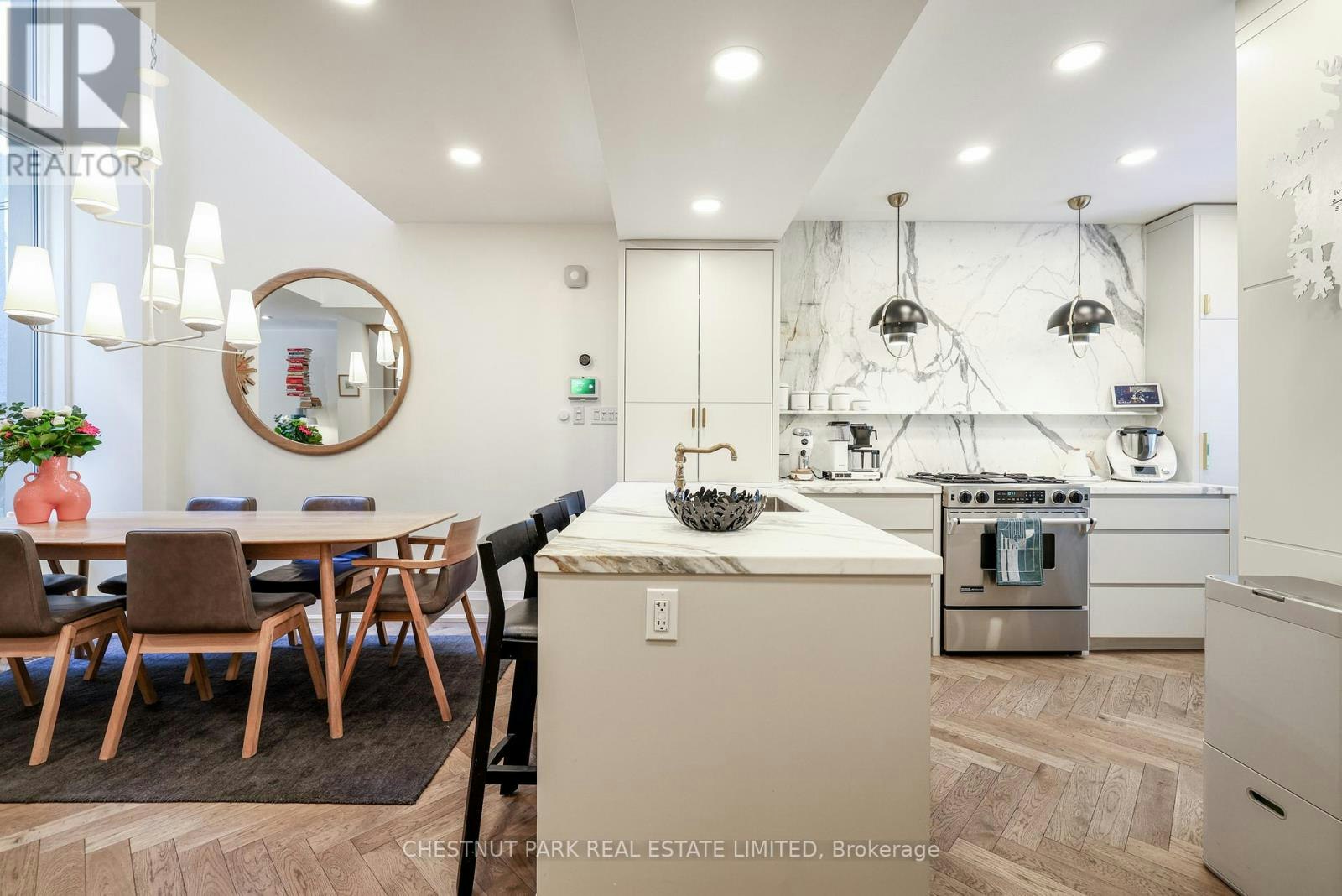27 Gibson Avenue, Toronto, ON, M5R 1T4 - 4