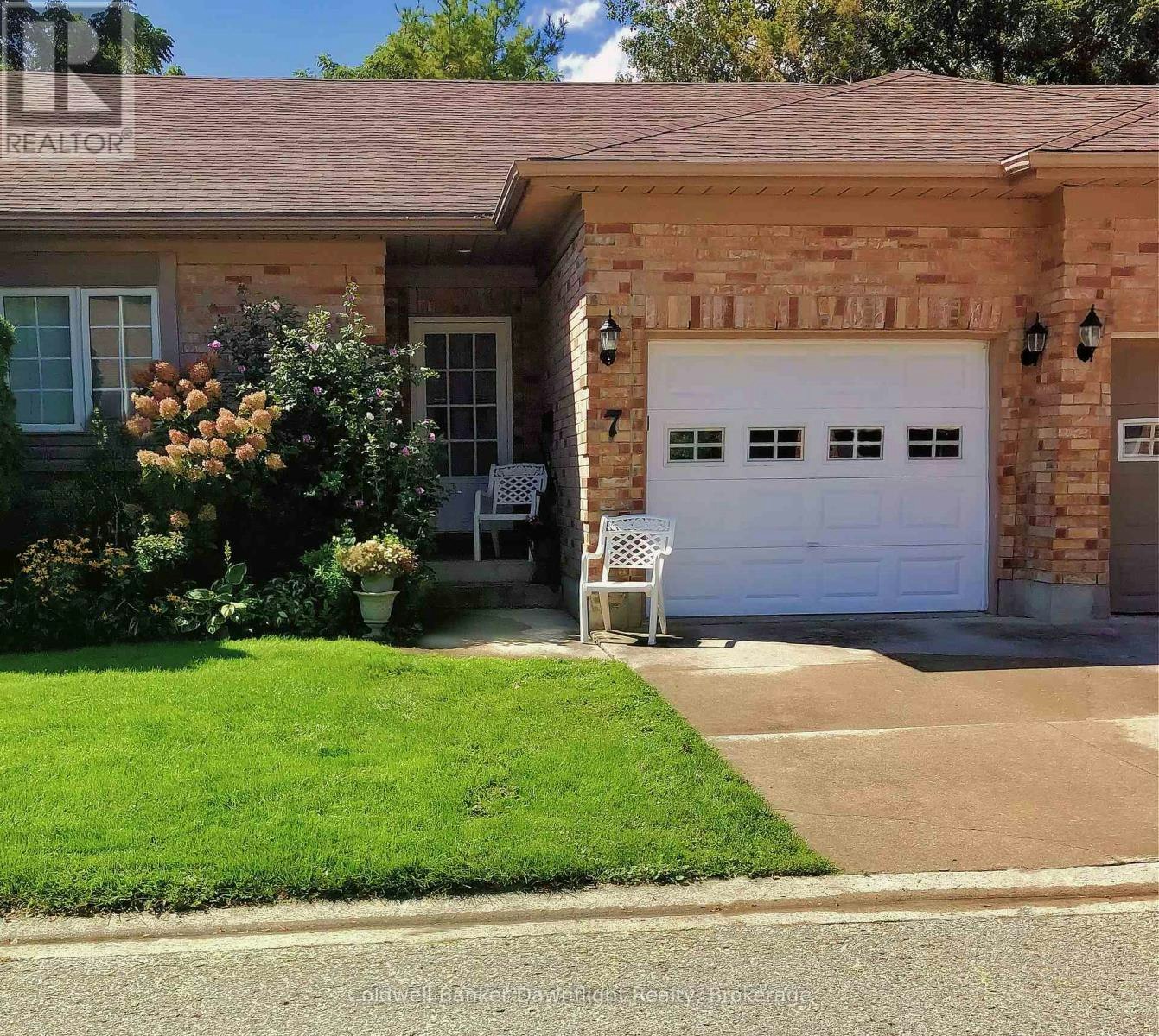 7 Brookside Place, Exeter, ON, N0M 1S2