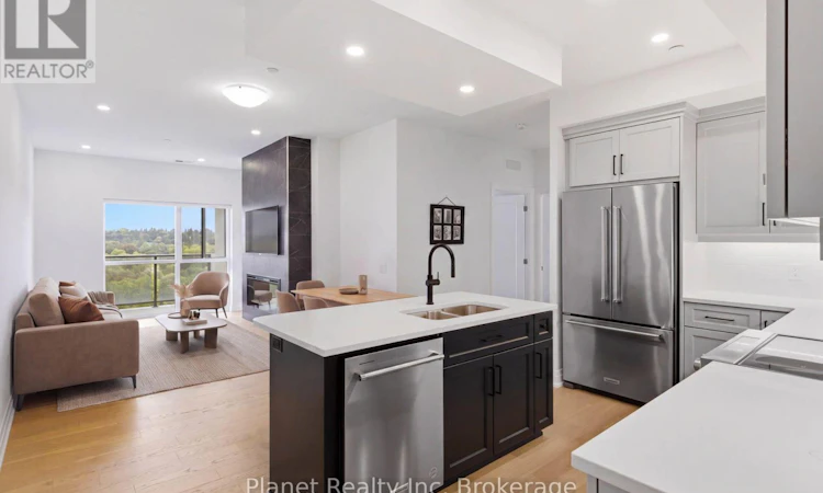 1003-71 Wyndham Street S