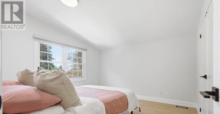 364 Adelaide Avenue E, Oshawa, ON, L1G 2A1 - 19