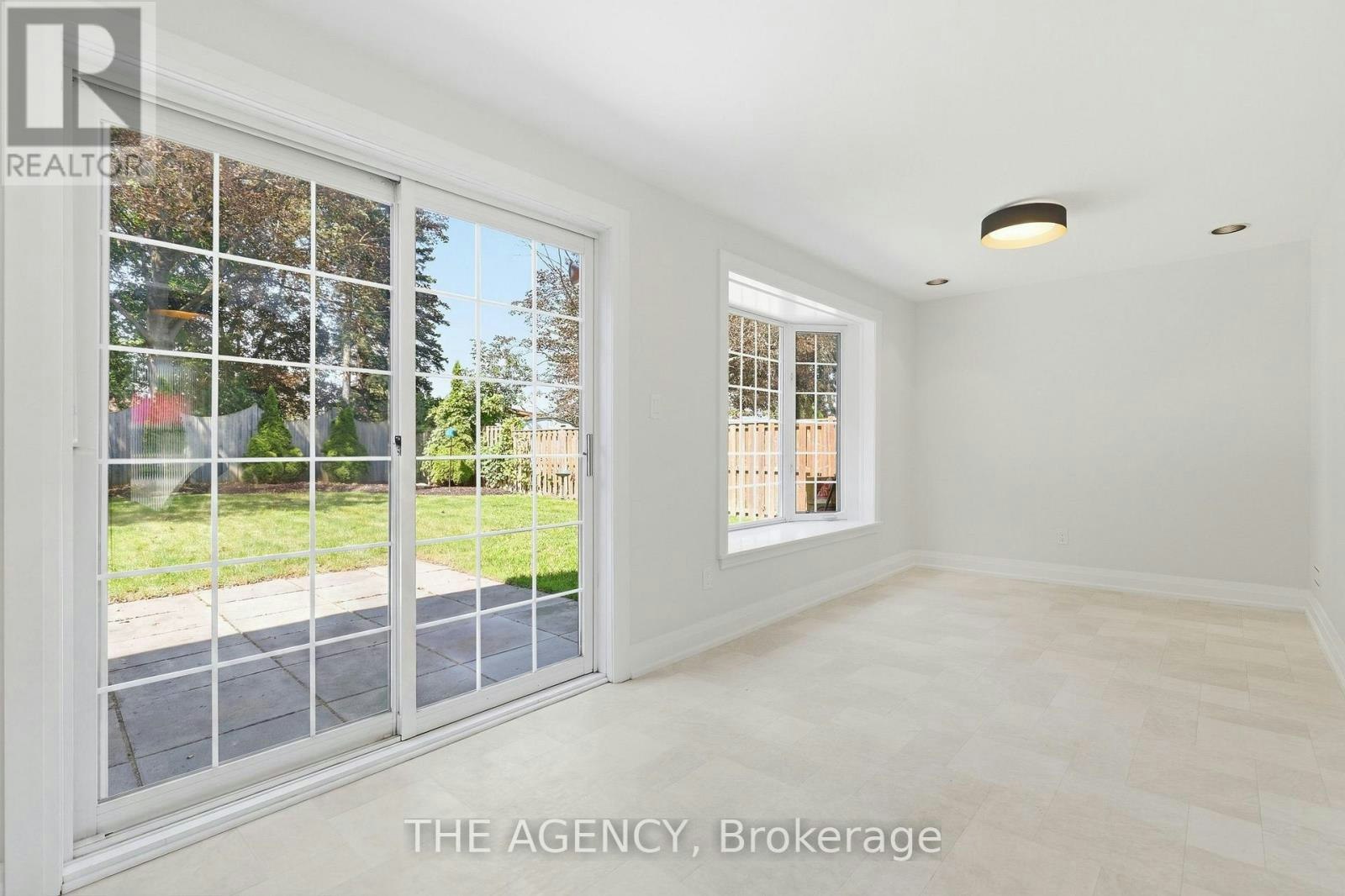 364 Adelaide Avenue E, Oshawa, ON, L1G 2A1 - 28