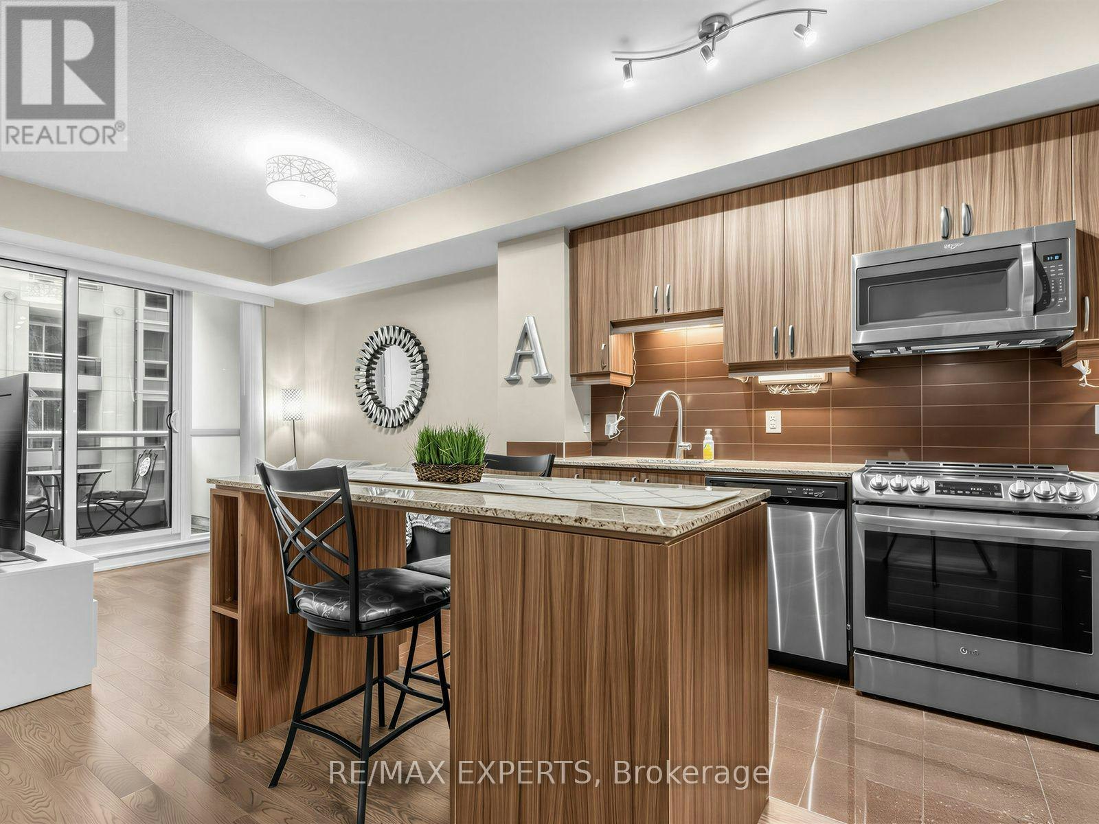 408-9201 Yonge Street, Richmond Hill, ON, L4C 6Z2 - 10