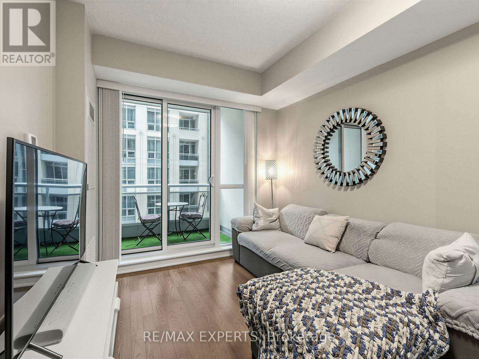 408-9201 Yonge Street, Richmond Hill, ON, L4C 6Z2 - 5