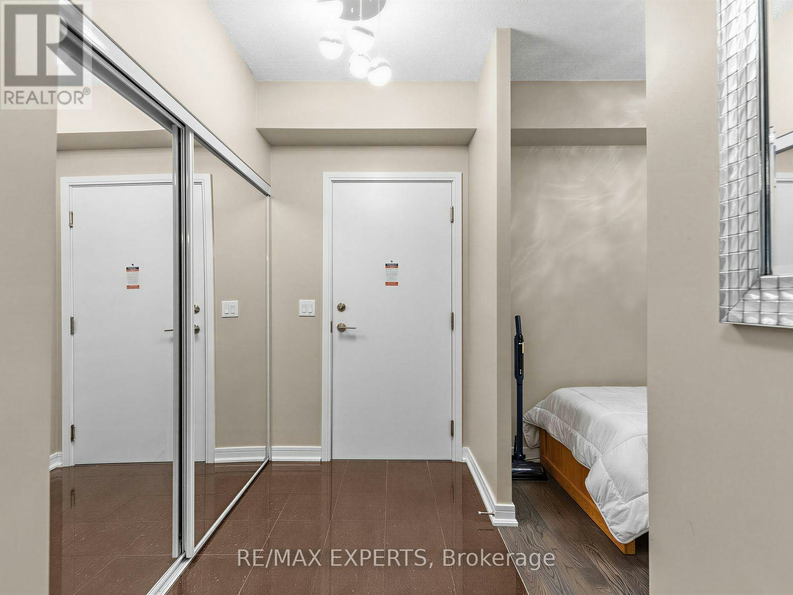 408-9201 Yonge Street, Richmond Hill, ON, L4C 6Z2 - 19