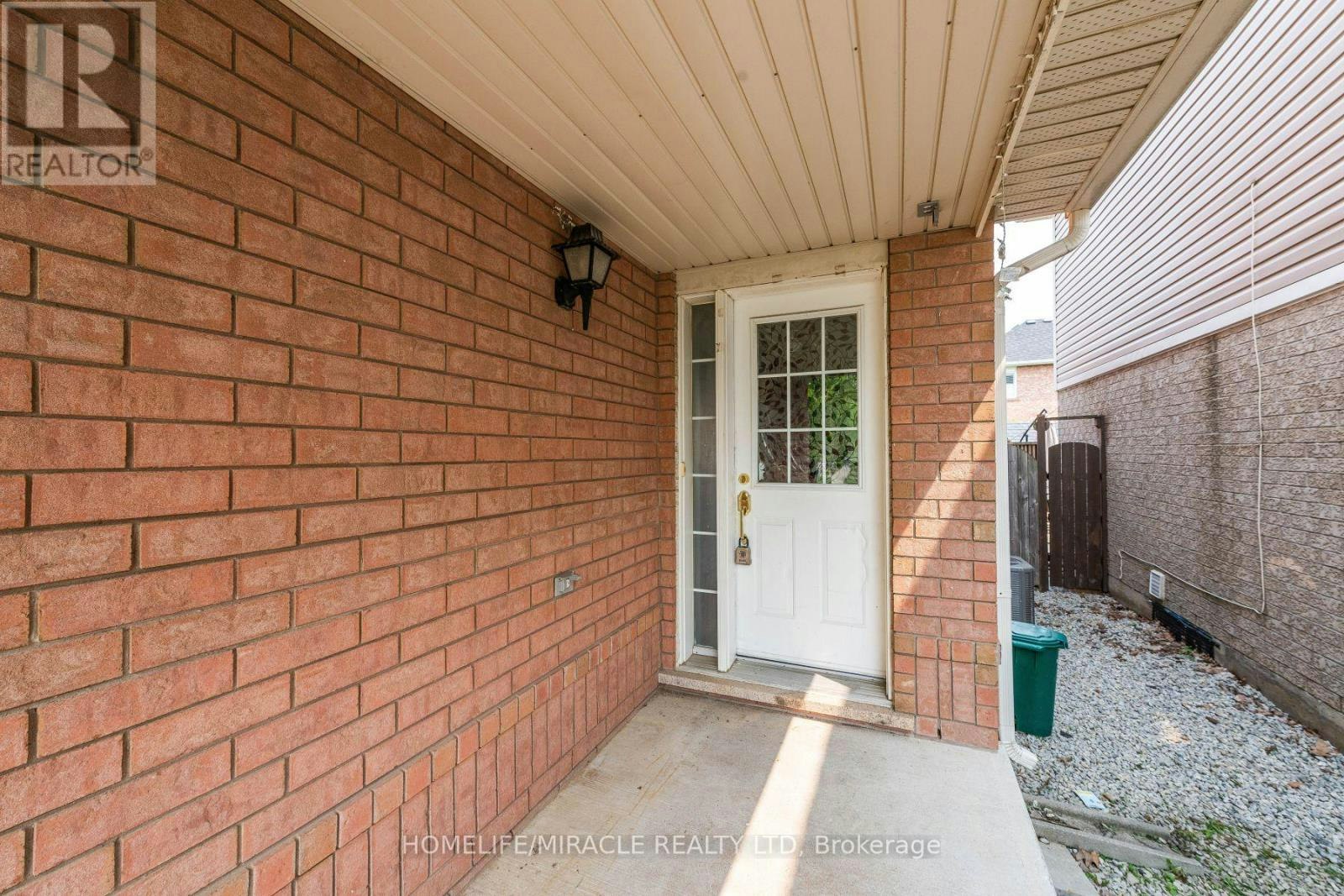 27 Sugarhill Drive N, Brampton, ON, L7A 3L8 - 2