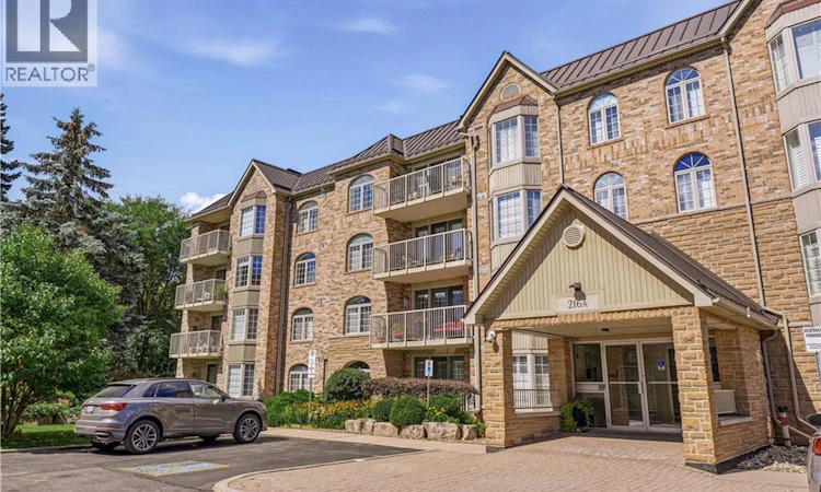 302-216A Plains Road W