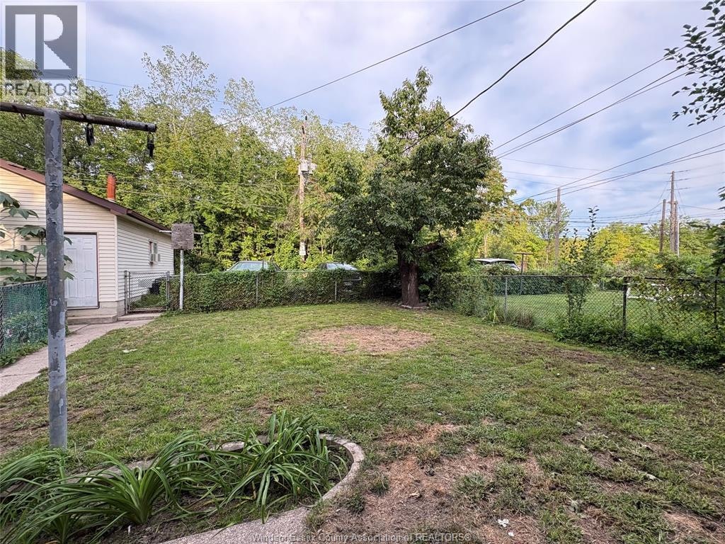 216 Cameron Avenue, Windsor, ON, N9B 1Y6 - 17