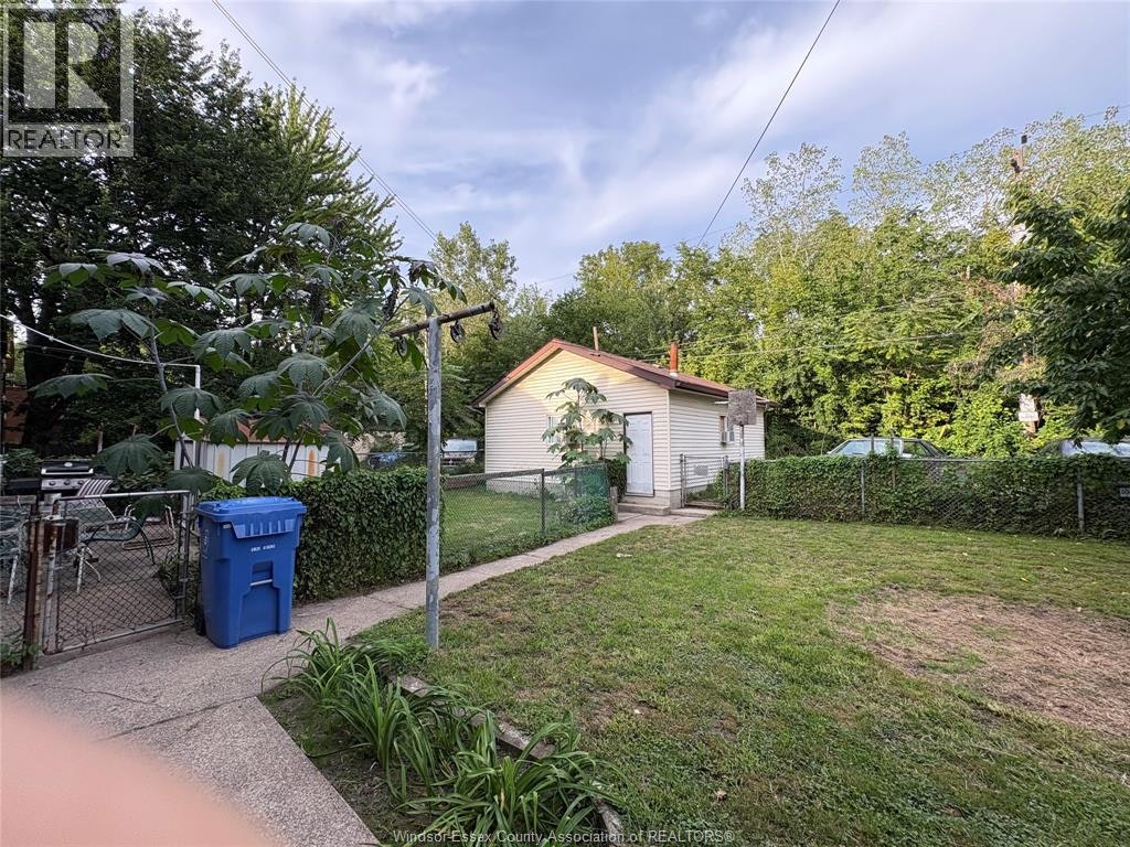 216 Cameron Avenue, Windsor, ON, N9B 1Y6 - 18