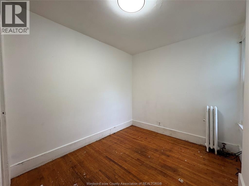 216 Cameron Avenue, Windsor, ON, N9B 1Y6 - 8