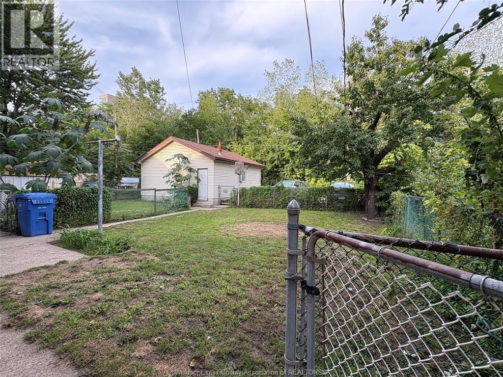 216 Cameron Avenue, Windsor, ON, N9B 1Y6 - 16
