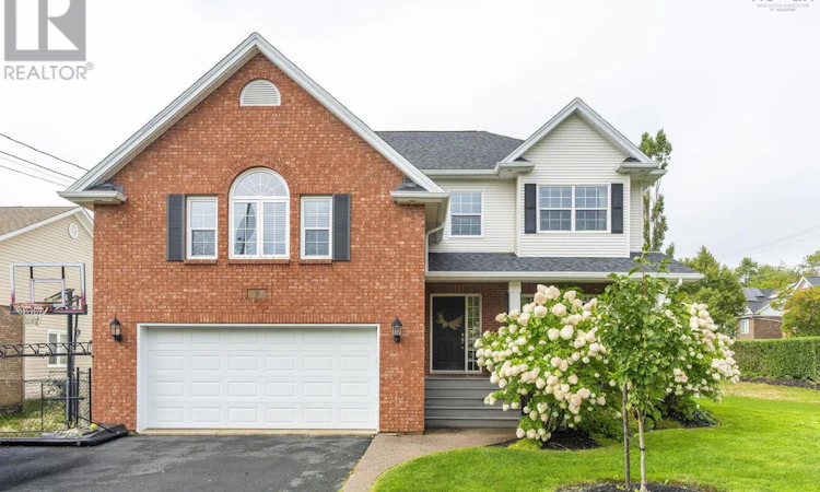 5 Edgewater Close