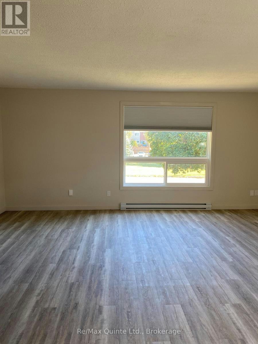 3-2 Village Drive, Belleville, ON, K8P 4J8 - 2