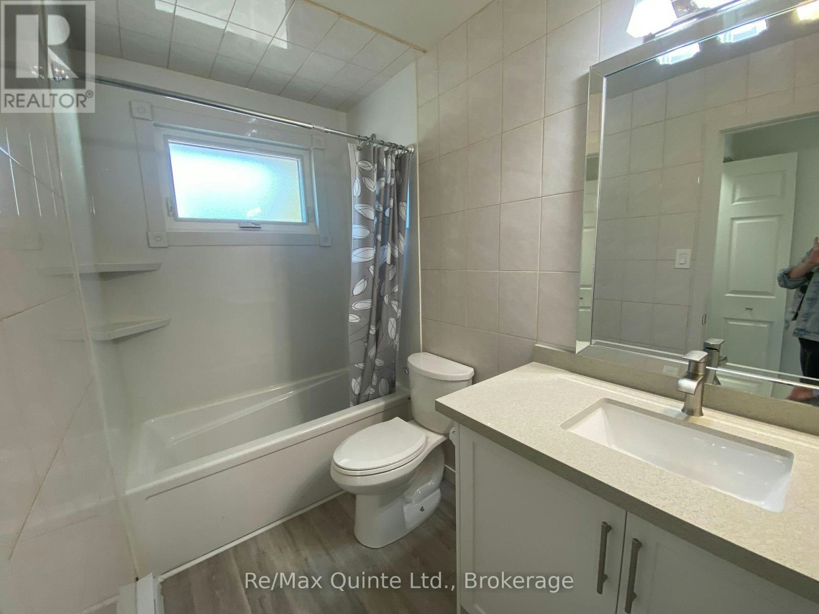 3-2 Village Drive, Belleville, ON, K8P 4J8 - 12