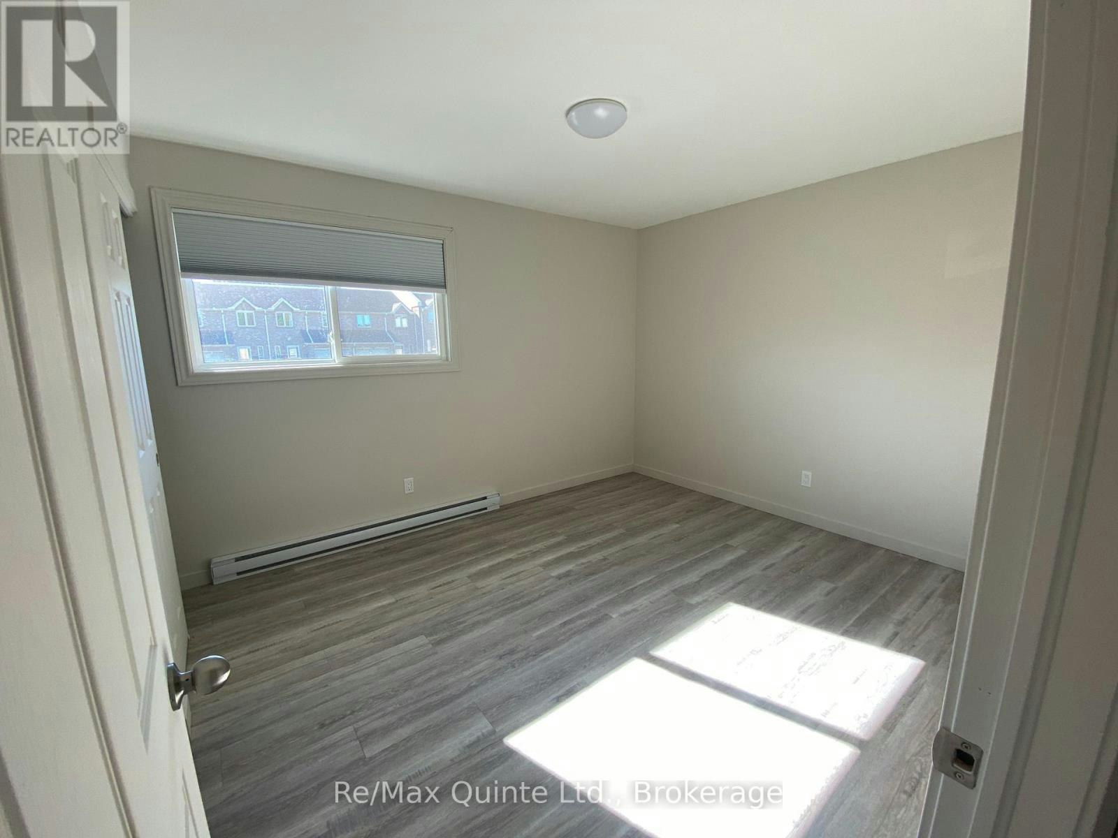 3-2 Village Drive, Belleville, ON, K8P 4J8 - 9