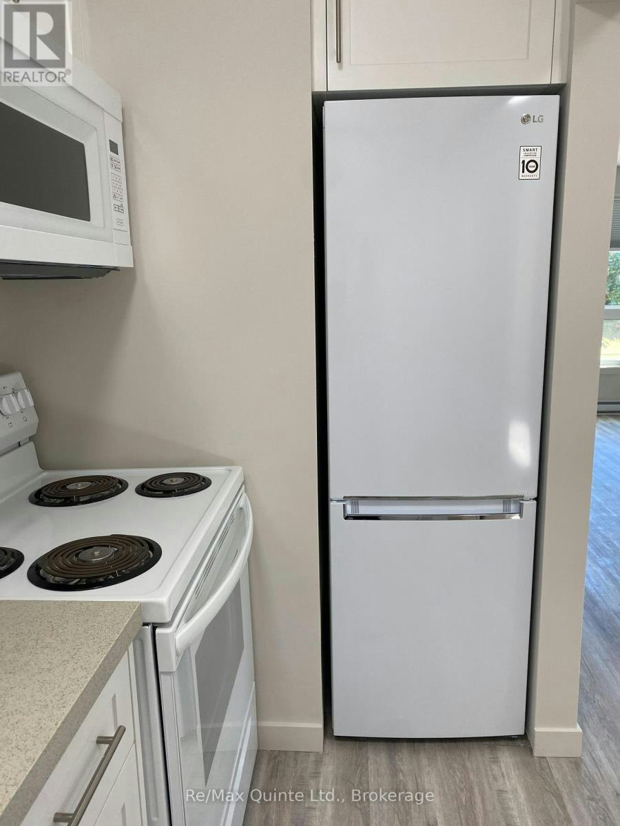3-2 Village Drive, Belleville, ON, K8P 4J8 - 7