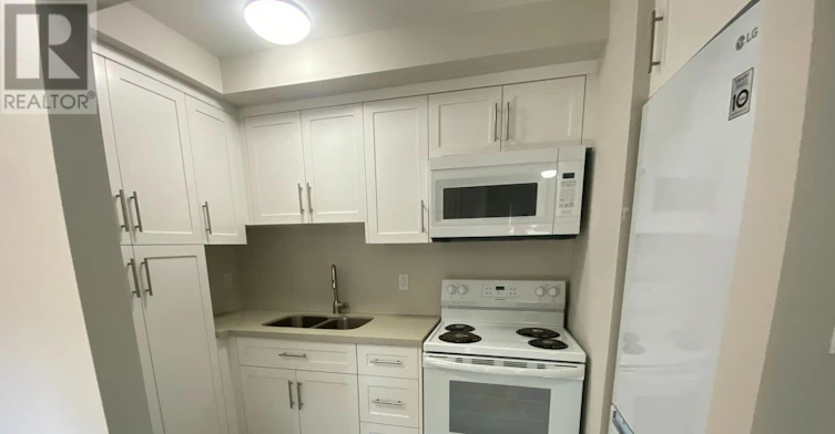 3-2 Village Drive, Belleville, ON, K8P 4J8 - 8