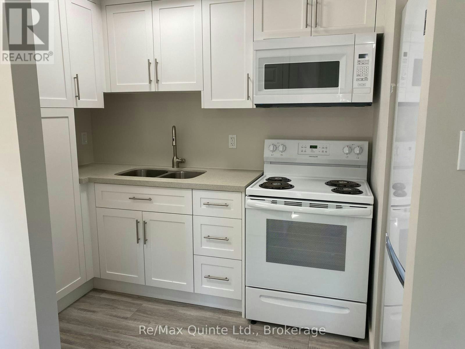 3-2 Village Drive, Belleville, ON, K8P 4J8 - 5