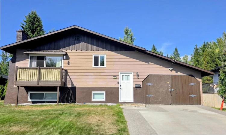 2852 Alexander Crescent