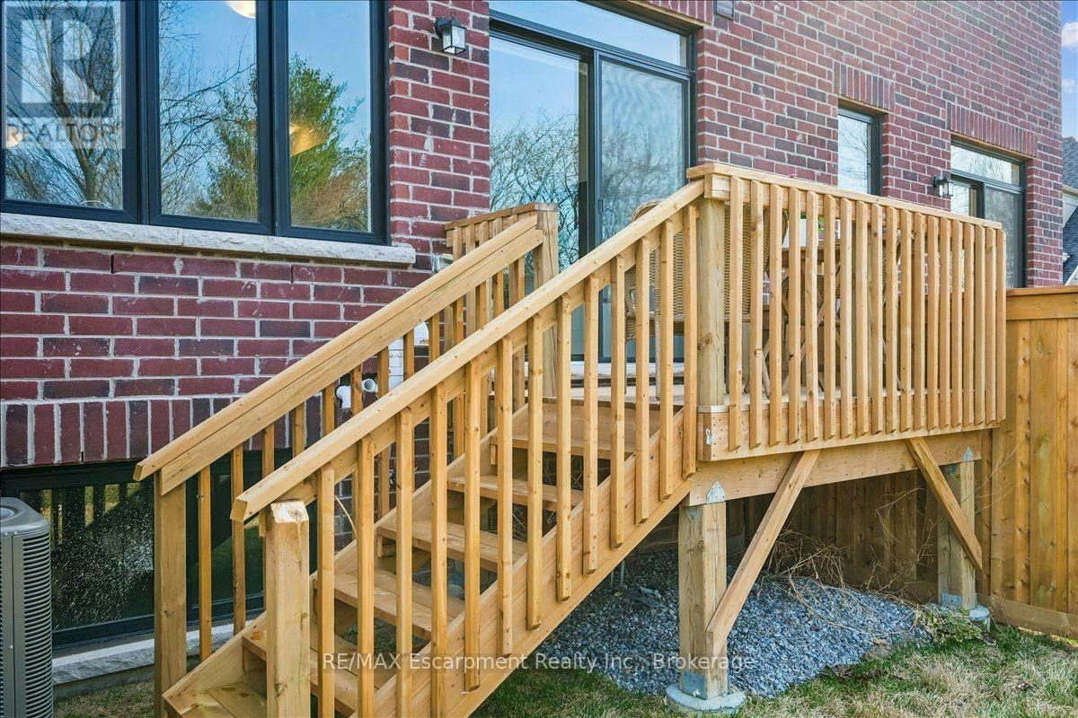 2092 Ellerston Common, Burlington, ON, L7P 0V6 - 39
