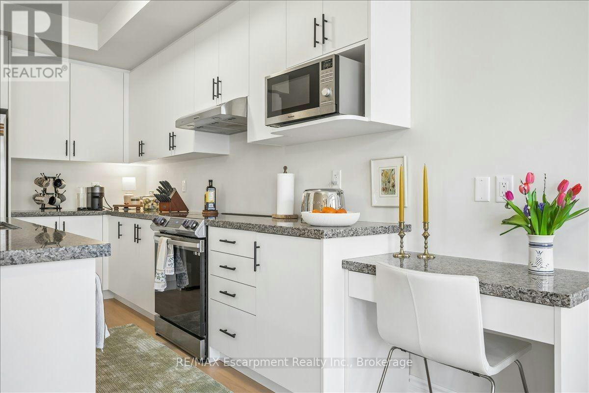2092 Ellerston Common, Burlington, ON, L7P 0V6 - 14
