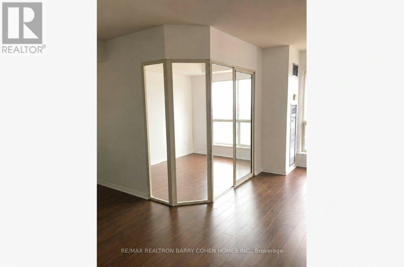 2719-25 The Esplanade, Toronto, ON, M5E 1W5 - 4