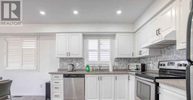 612 Winterberry Avenue, Waterloo, ON, N2V 2W4 - 6
