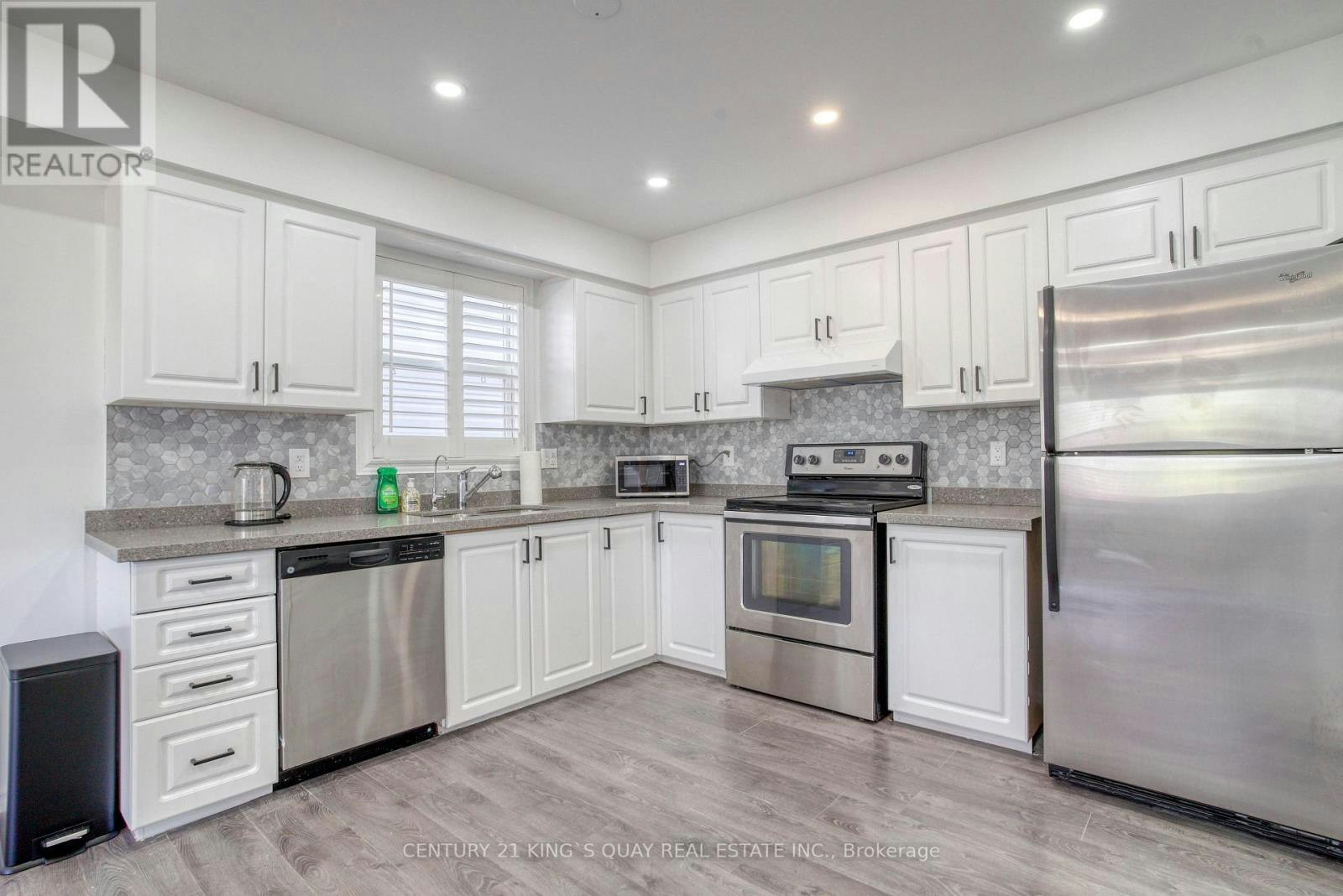 612 Winterberry Avenue, Waterloo, ON, N2V 2W4 - 7