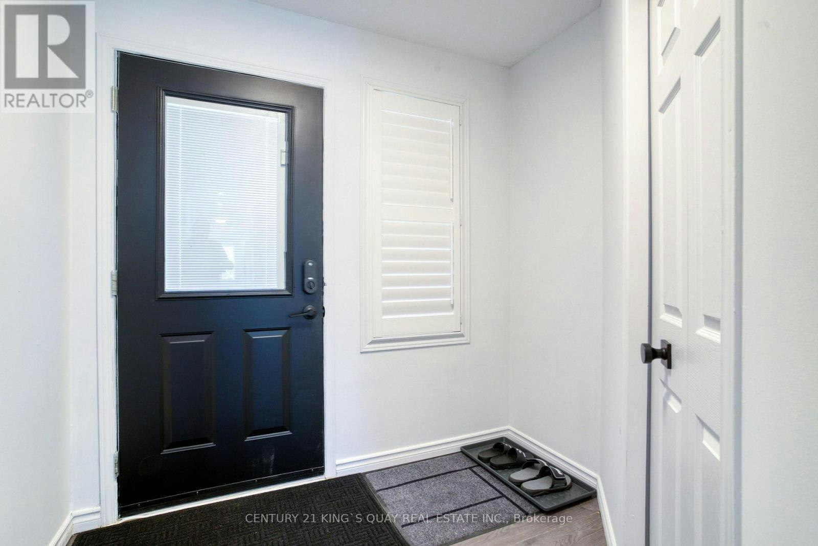612 Winterberry Avenue, Waterloo, ON, N2V 2W4 - 4