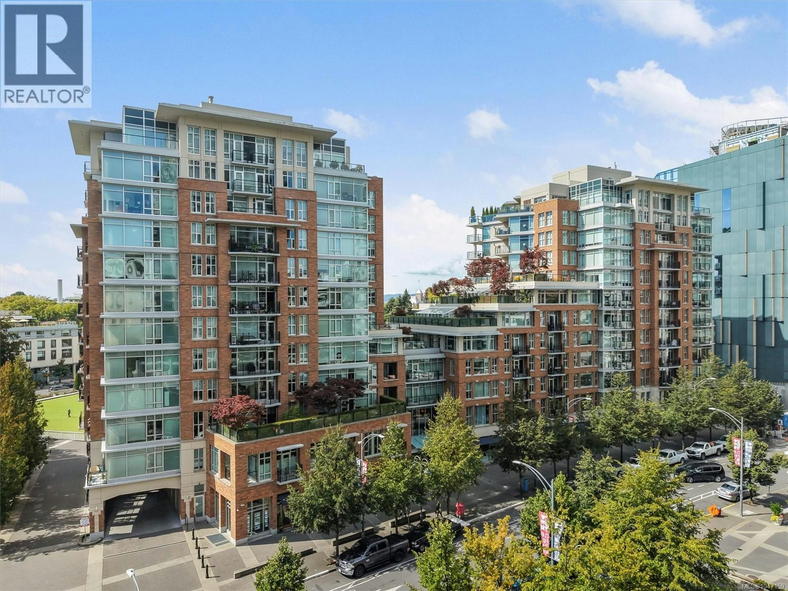 S305-737 Humboldt Street - 2