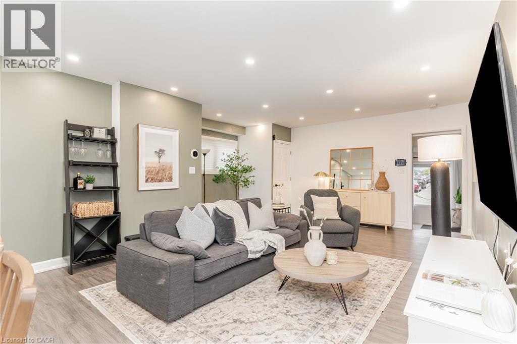 4 Robins Avenue, Hamilton, ON, L8H 4M6