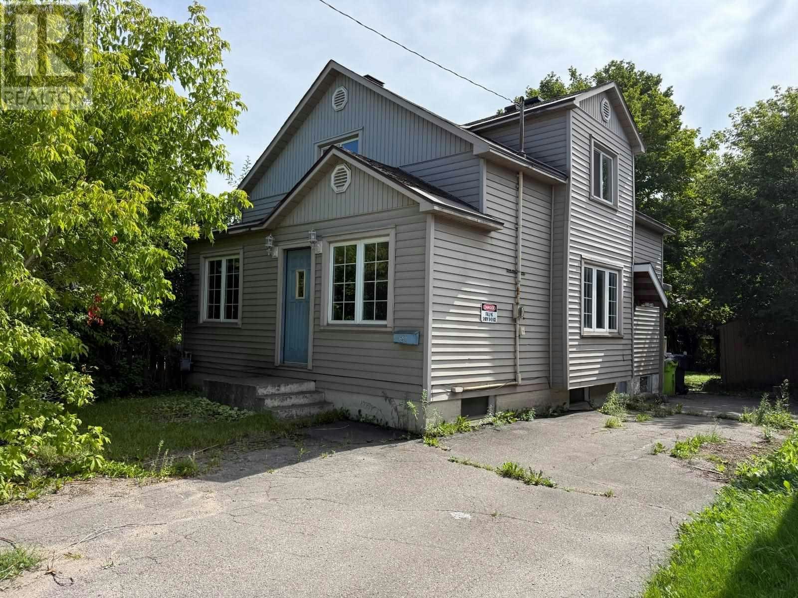 651 Wallace Ter, Sault Ste. Marie, ON, P6C 1M1