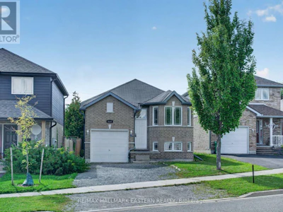 656 Clancy Crescent - 2