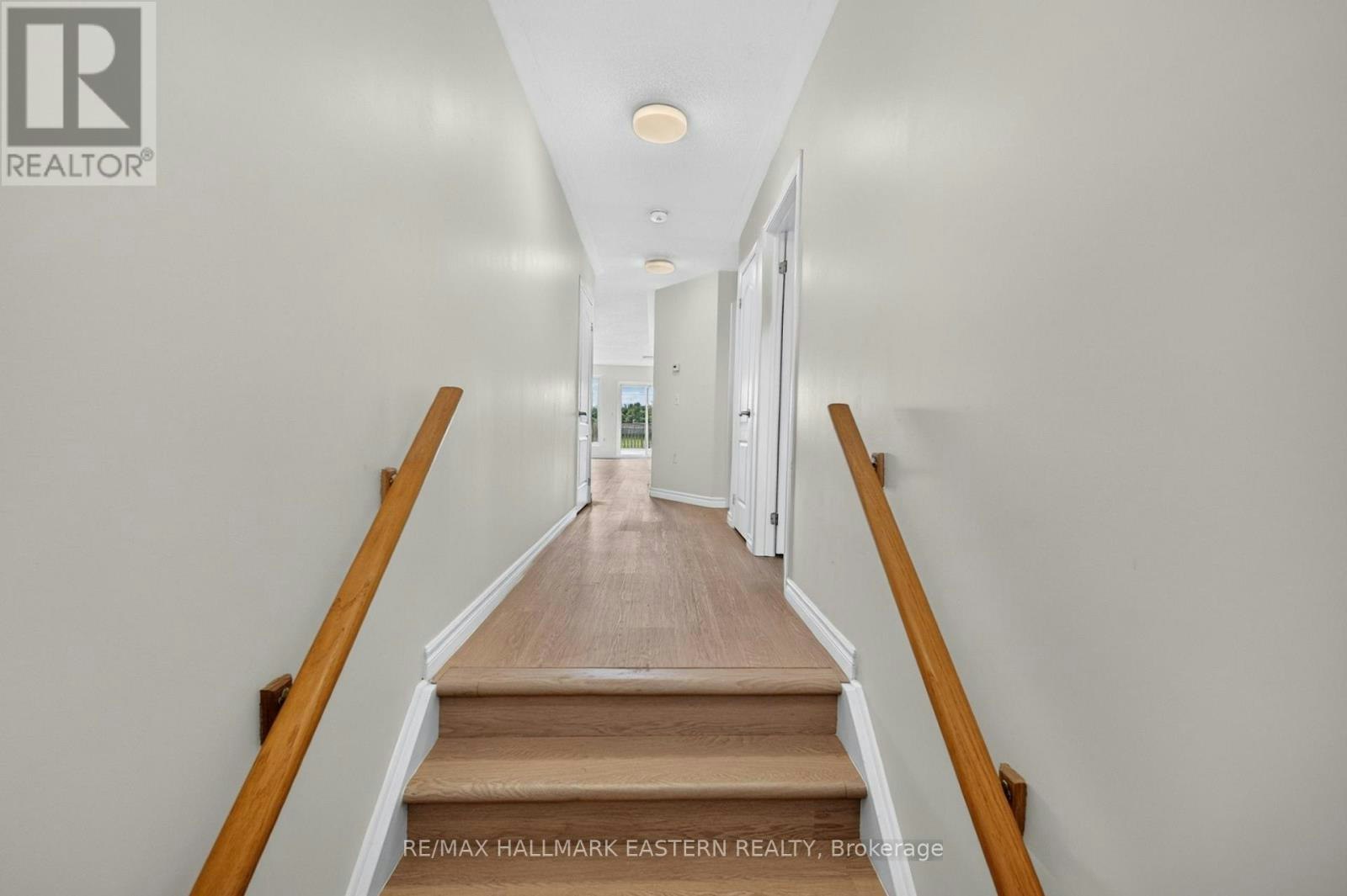 656 Clancy Crescent - 3