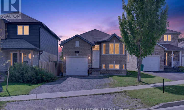 656 Clancy Crescent