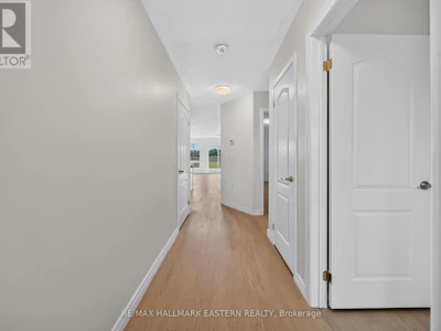 656 Clancy Crescent - 4