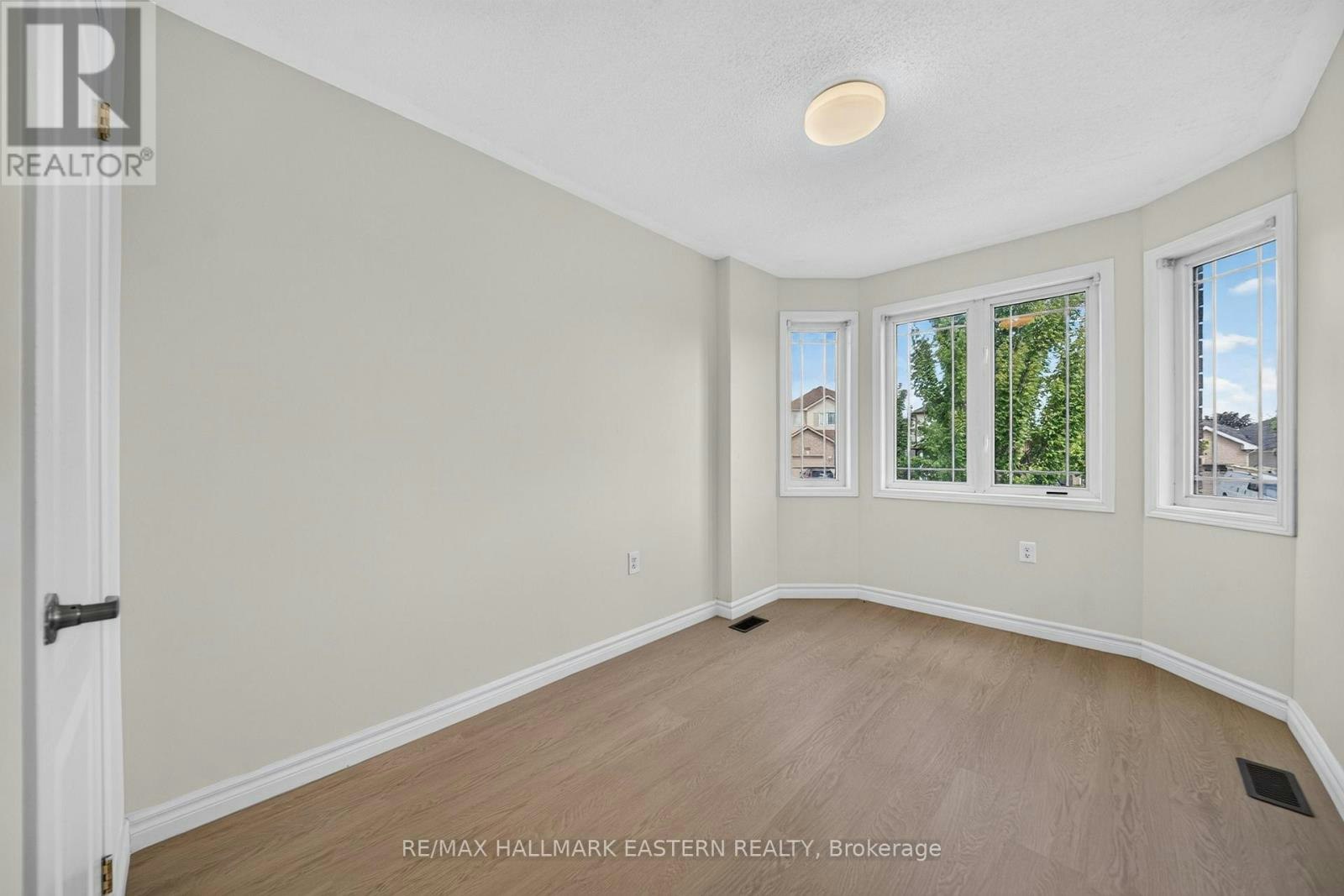 656 Clancy Crescent - 5