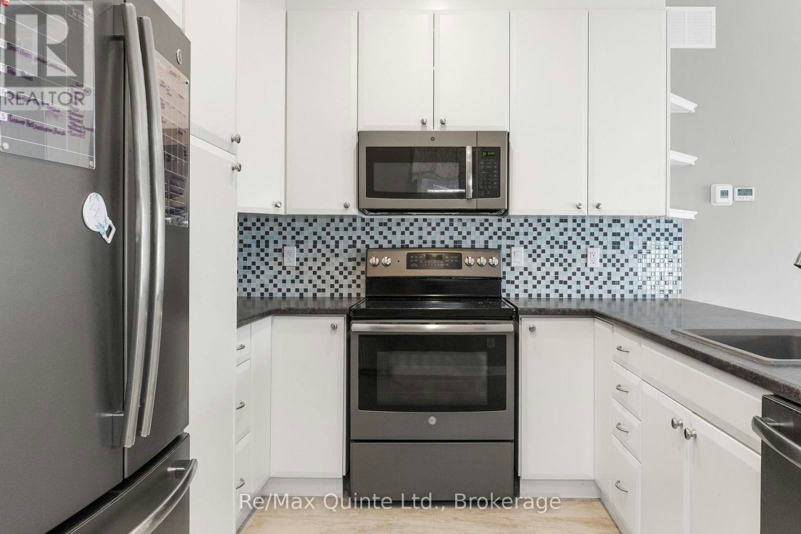 B-103 Dewal Place, Belleville, ON, K8P 0H3 - 14