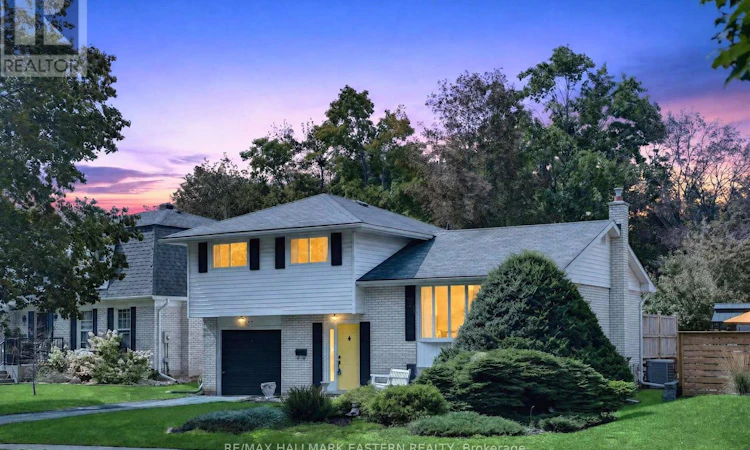 1337 Franklin Drive W