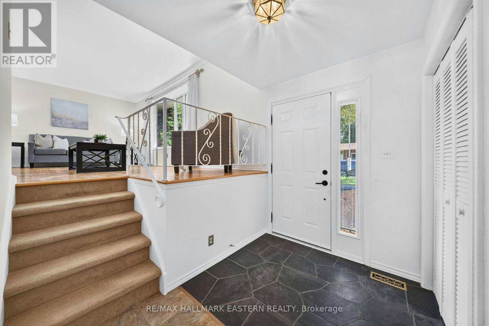 1337 Franklin Drive W - 4