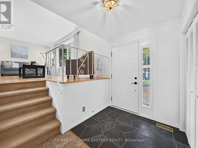 1337 Franklin Drive W - 4