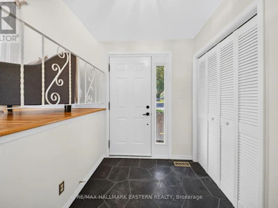 1337 Franklin Drive W - 3