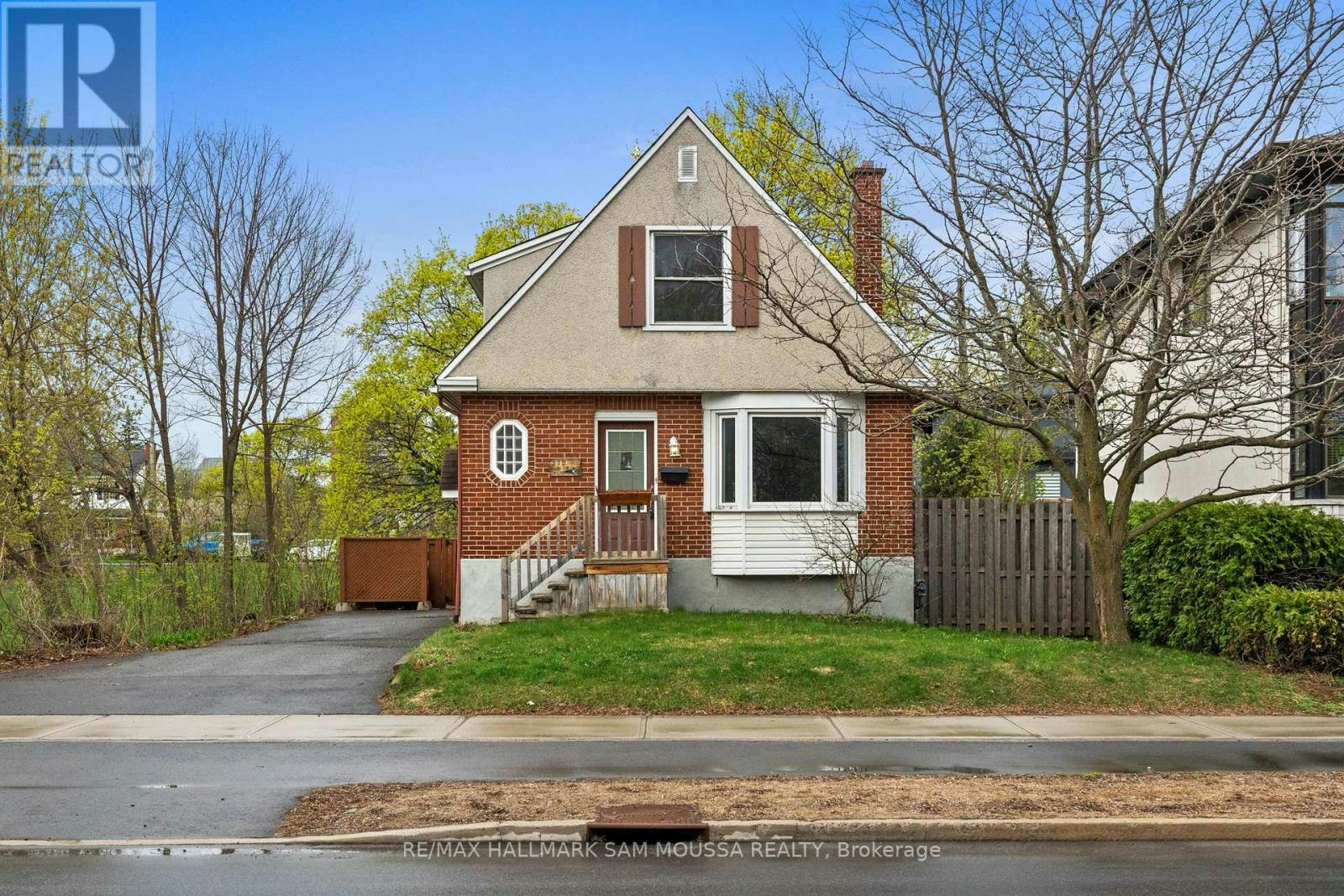 378 Byron Avenue, Ottawa, ON, K1Z 6Z2
