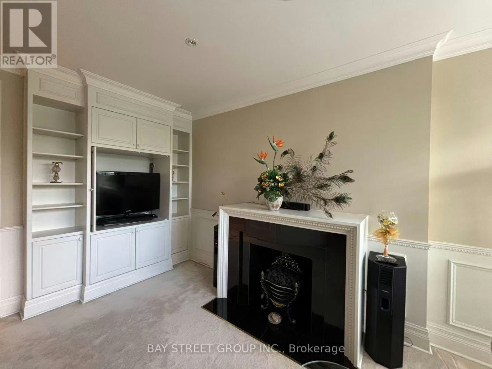 518-1 Watergarden Way, Toronto, ON, M2K 2Z7 - 4