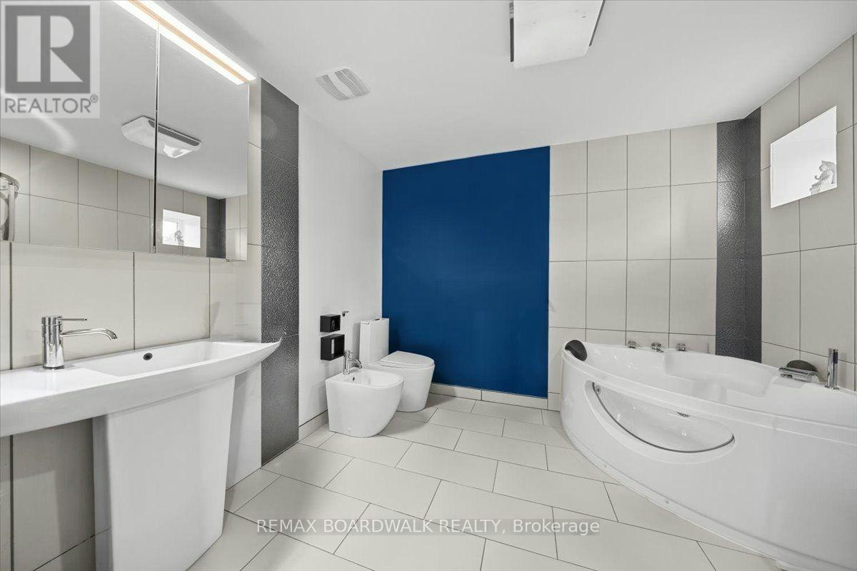 152 Duford Street, Ottawa, ON, K2L 6Z7 - 17