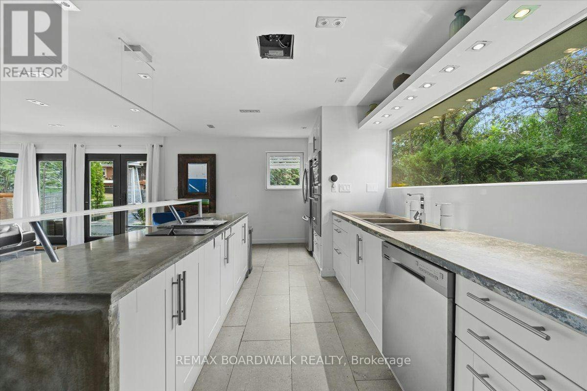 152 Duford Street, Ottawa, ON, K2L 6Z7 - 7
