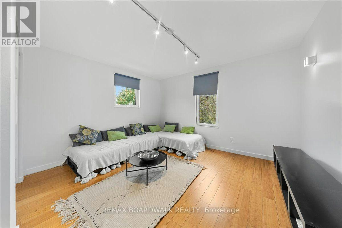 152 Duford Street, Ottawa, ON, K2L 6Z7 - 18