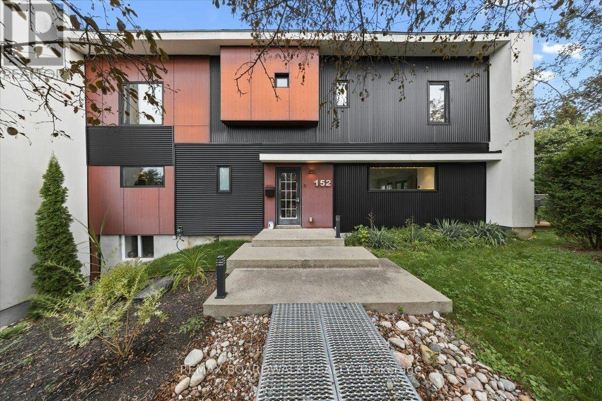 152 Duford Street, Ottawa, ON, K2L 6Z7